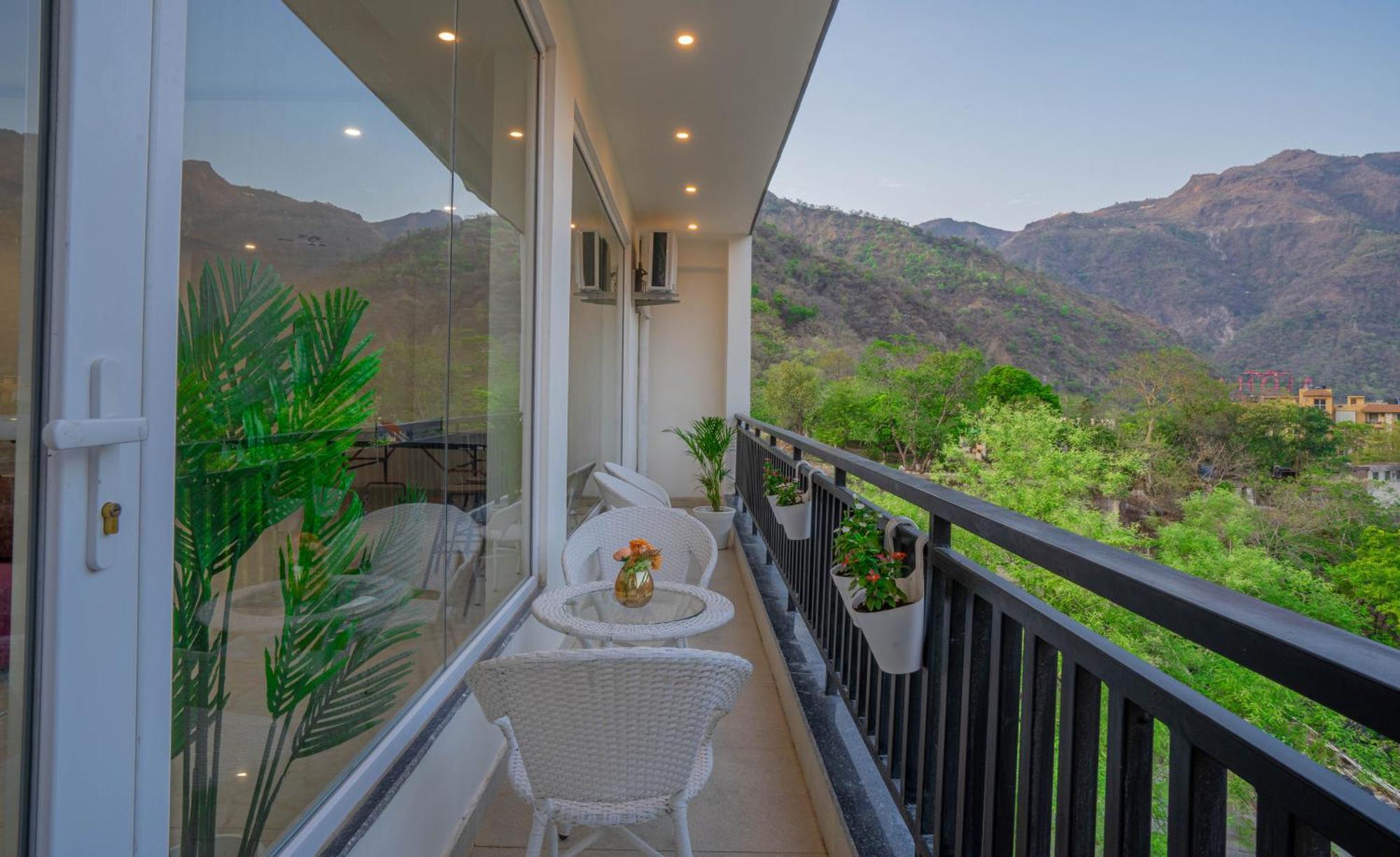 Perfectstayz Alpine Near Laxman Jhula Rishikesh Exterior photo